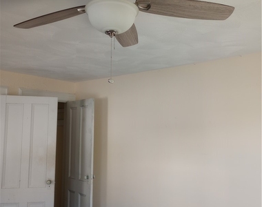 410 Linden Place - Photo Thumbnail 20