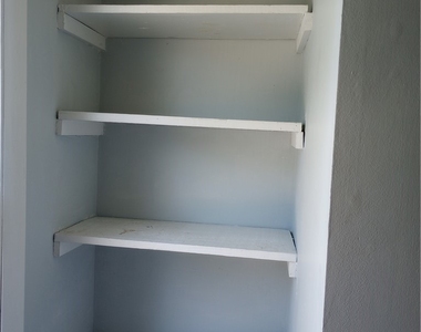 410 Linden Place - Photo Thumbnail 19