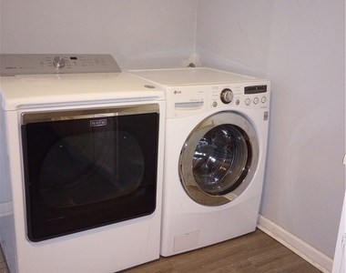 410 Linden Place - Photo Thumbnail 11
