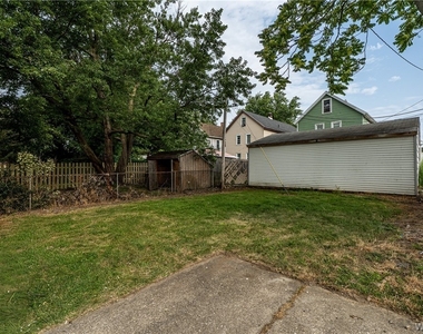 212 Lockwood Avenue - Photo Thumbnail 3