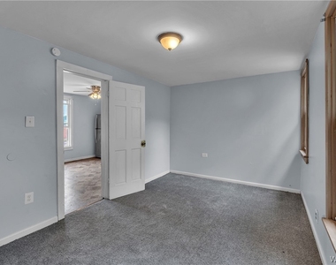 212 Lockwood Avenue - Photo Thumbnail 12