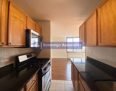 3333 Broadway - Photo Thumbnail 2