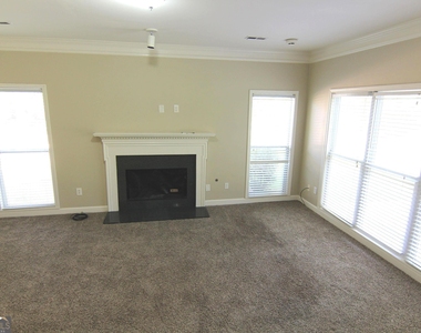 104 Inverrary Court - Photo Thumbnail 12