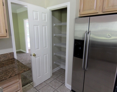 104 Inverrary Court - Photo Thumbnail 6