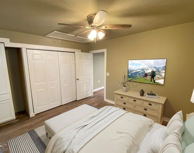 206 Sorrells Street - Photo Thumbnail 9