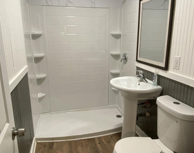 206 Sorrells Street - Photo Thumbnail 11