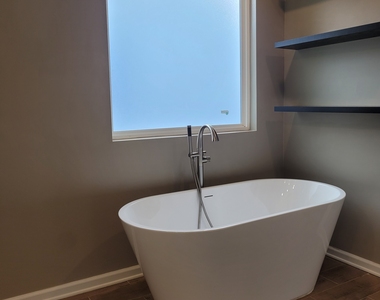 220 River Meadow Drive - Photo Thumbnail 10