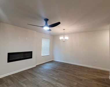 220 River Meadow Drive - Photo Thumbnail 5