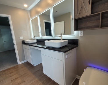 220 River Meadow Drive - Photo Thumbnail 12