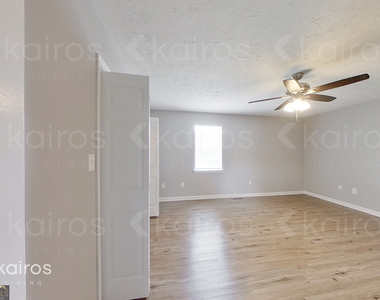 150 Deer Parkway - Photo Thumbnail 10