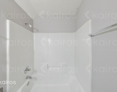150 Deer Parkway - Photo Thumbnail 7