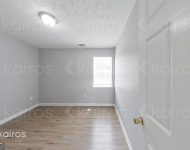 150 Deer Parkway - Photo Thumbnail 9