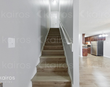 150 Deer Parkway - Photo Thumbnail 1