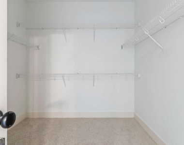 400 Ansley Drive - Photo Thumbnail 19