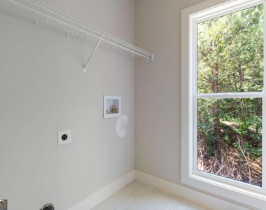 400 Ansley Drive - Photo Thumbnail 24