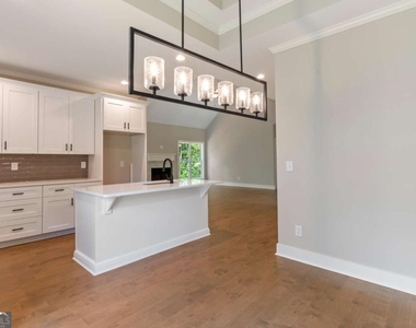 380 Ansley Drive - Photo Thumbnail 11