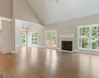 380 Ansley Drive - Photo Thumbnail 4