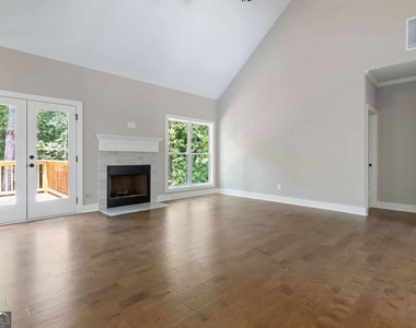 380 Ansley Drive - Photo Thumbnail 6