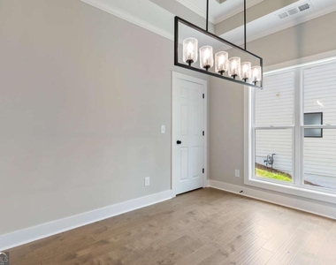380 Ansley Drive - Photo Thumbnail 12