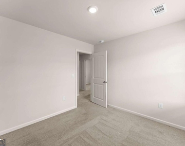 300 Stoneybrook Court - Photo Thumbnail 26
