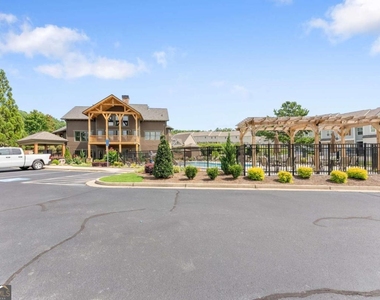 300 Stoneybrook Court - Photo Thumbnail 36