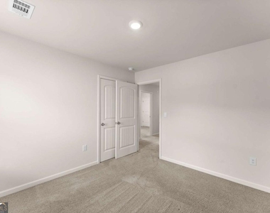 300 Stoneybrook Court - Photo Thumbnail 29