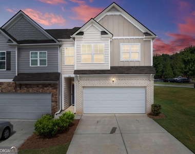300 Stoneybrook Court - Photo Thumbnail 1
