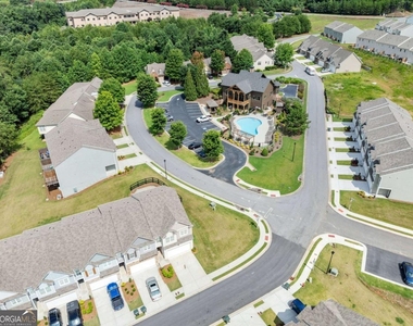 300 Stoneybrook Court - Photo Thumbnail 39