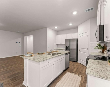 300 Stoneybrook Court - Photo Thumbnail 10