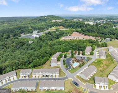300 Stoneybrook Court - Photo Thumbnail 43