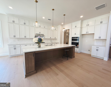 2450 Colliers Lane - Photo Thumbnail 25