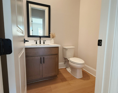 2450 Colliers Lane - Photo Thumbnail 41
