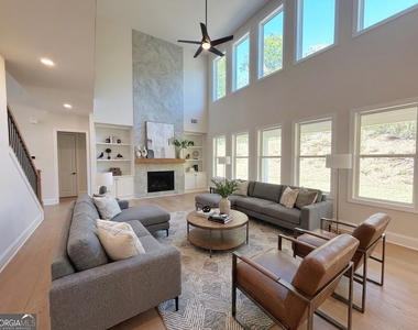 2450 Colliers Lane - Photo Thumbnail 14
