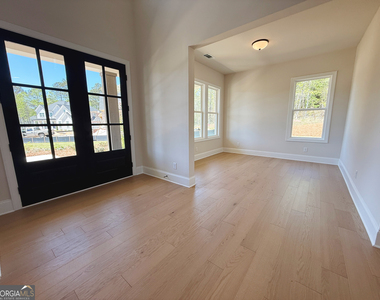 2450 Colliers Lane - Photo Thumbnail 6