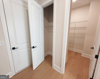 2450 Colliers Lane - Photo Thumbnail 32