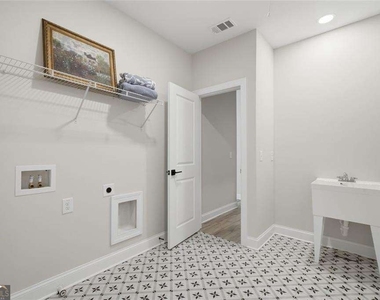 401 Oakleigh Avenue - Photo Thumbnail 28