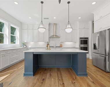 401 Oakleigh Avenue - Photo Thumbnail 10