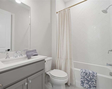 401 Oakleigh Avenue - Photo Thumbnail 14