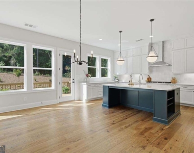 401 Oakleigh Avenue - Photo Thumbnail 9