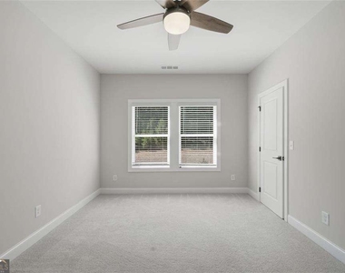 401 Oakleigh Avenue - Photo Thumbnail 26