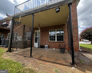 2165 S Milledge Avenue - Photo Thumbnail 11