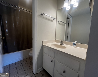 2165 S Milledge Avenue - Photo Thumbnail 10