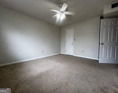 2165 S Milledge Avenue - Photo Thumbnail 2
