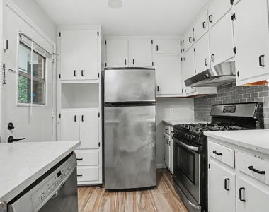 3535 Roswell Road Ne - Photo Thumbnail 4