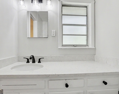3535 Roswell Road Ne - Photo Thumbnail 9