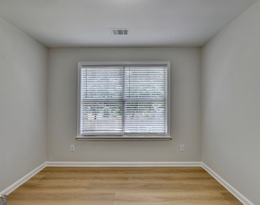 340 Waddington Trail - Photo Thumbnail 34