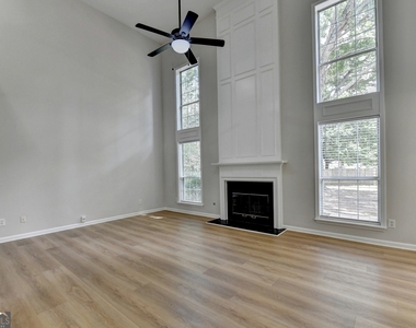 340 Waddington Trail - Photo Thumbnail 16