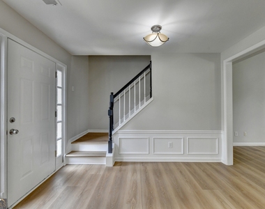 340 Waddington Trail - Photo Thumbnail 5