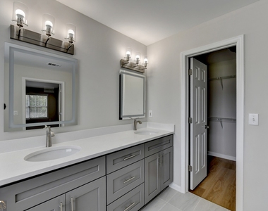 340 Waddington Trail - Photo Thumbnail 45