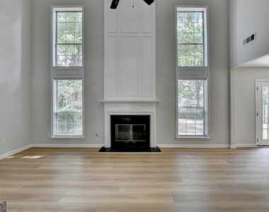 340 Waddington Trail - Photo Thumbnail 17